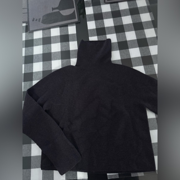 Christian Wijnants Sweaters - Christian Wijnants - Black/Gray Fine Knit Turtleneck Sweater